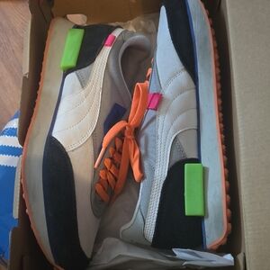 Puma White and Orange Sneakers Modern Design Gently Worn